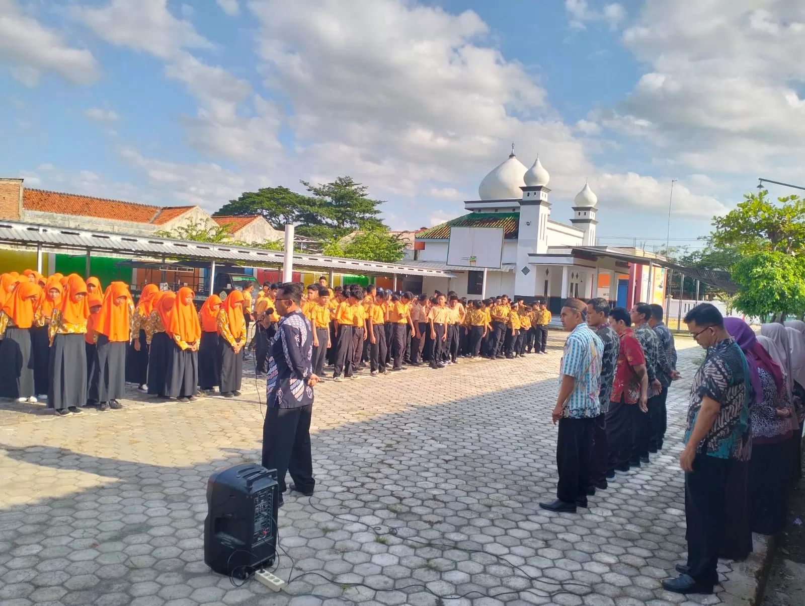 UPACARA HARDIKNAS